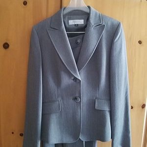 Tahari Womens Business Suit